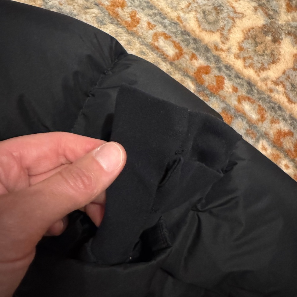 Aritzia Super Puff Jacket - Picture 3 of 3